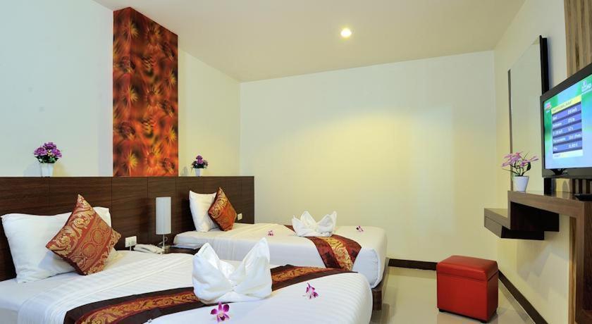 Sri Boutique Hotel Patong Exterior foto