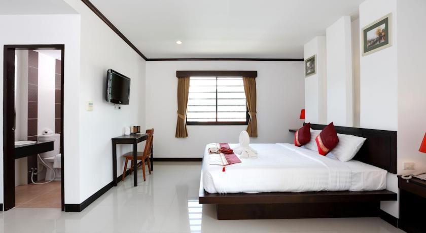 Sri Boutique Hotel Patong Exterior foto