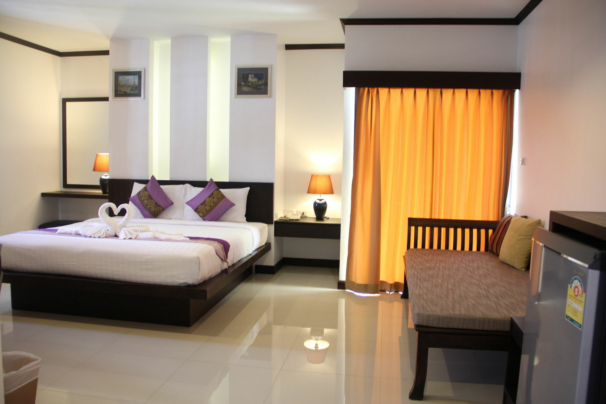 Sri Boutique Hotel Patong Exterior foto